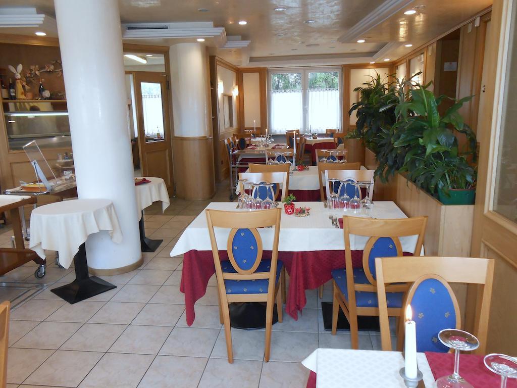 Hotel Ristorante Sagittario Фельтре Экстерьер фото
